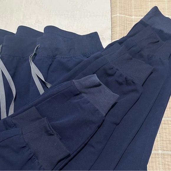 FIGS Technical Collection Jogger Pants Set of 5 - Picture 9 of 11